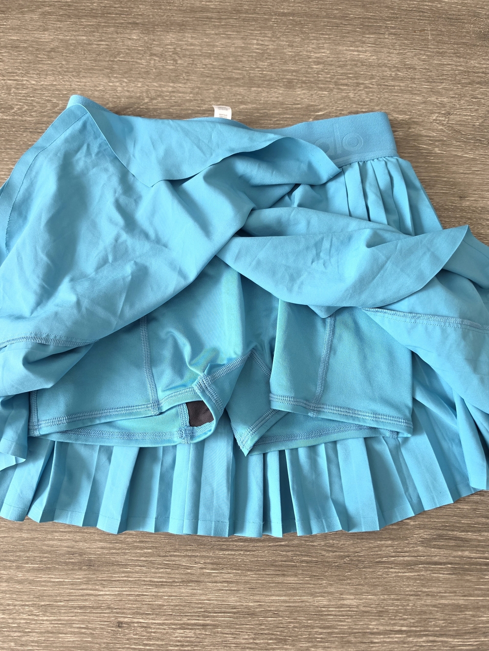 ALO Yoga 'Aces' Teal Pleated Tennis Skirt - Picture 4 of 8